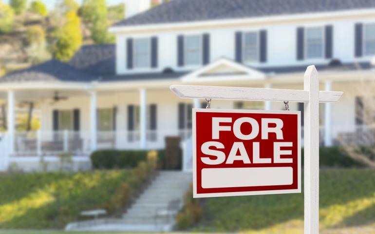home-sale-real-estate-sign-front